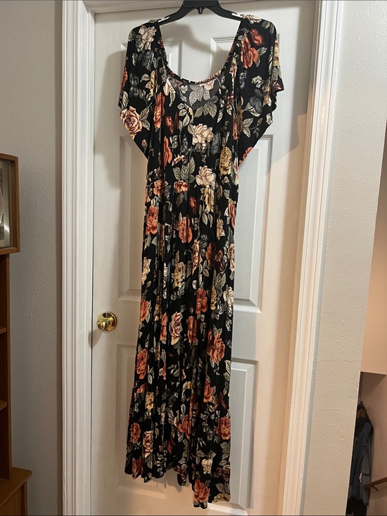 torrid Dresses & Skirts - torrid Black Floral Maxi Dress with Scoop Neckline